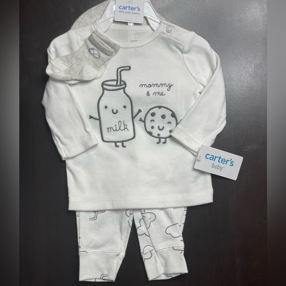 Carters 4 piece 3 month Mommy & Me set with hat and socks